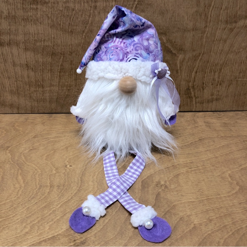 Pretty Purple Gnome Hearts Spring Easter Valentines Batik Mauve Lavender Pearls